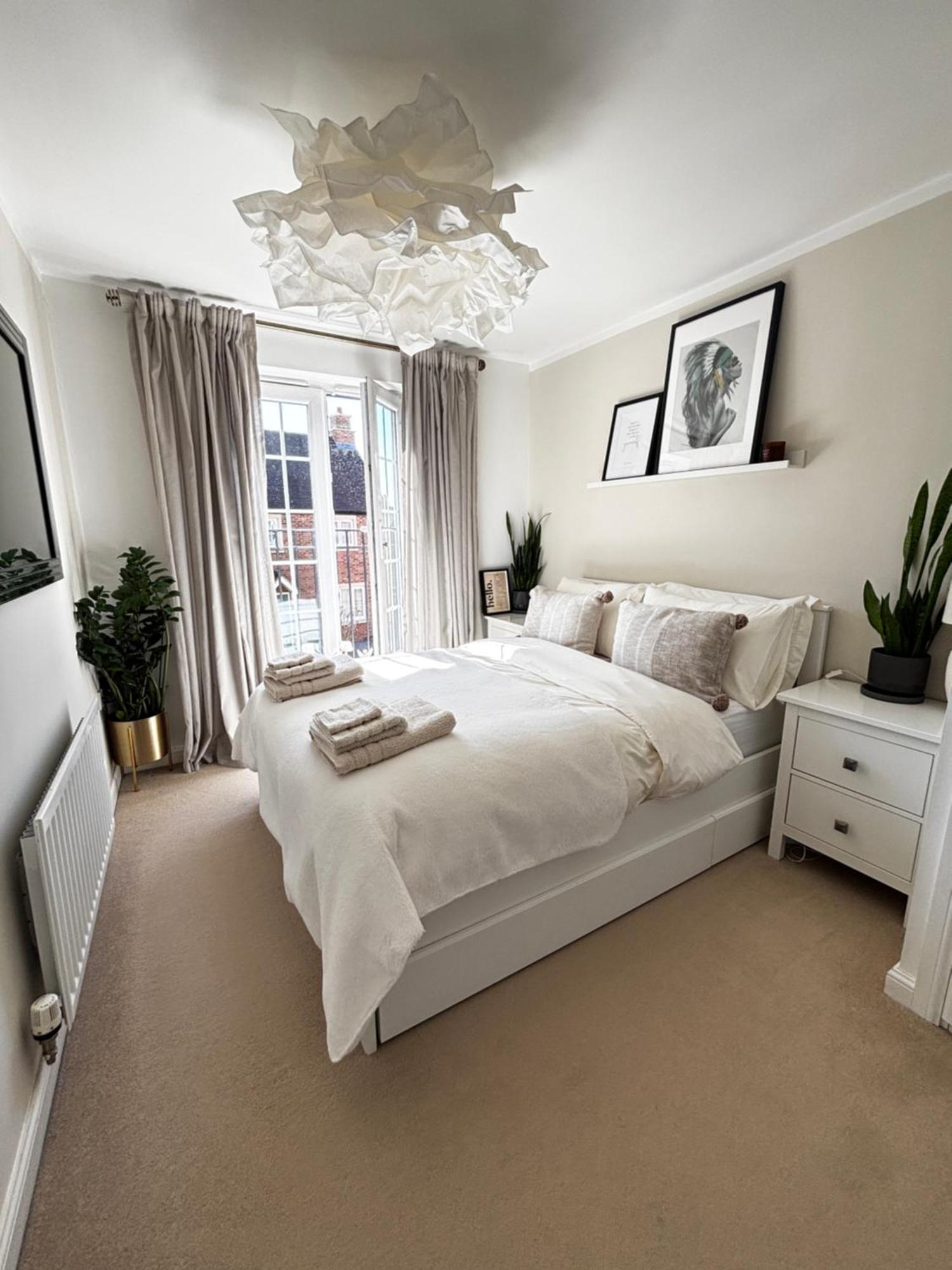 Delux Room With Private Parking, Sleeps 2, Perfect For Cotswold Getaway, Easy A419 Access Blunsdon Extérieur photo