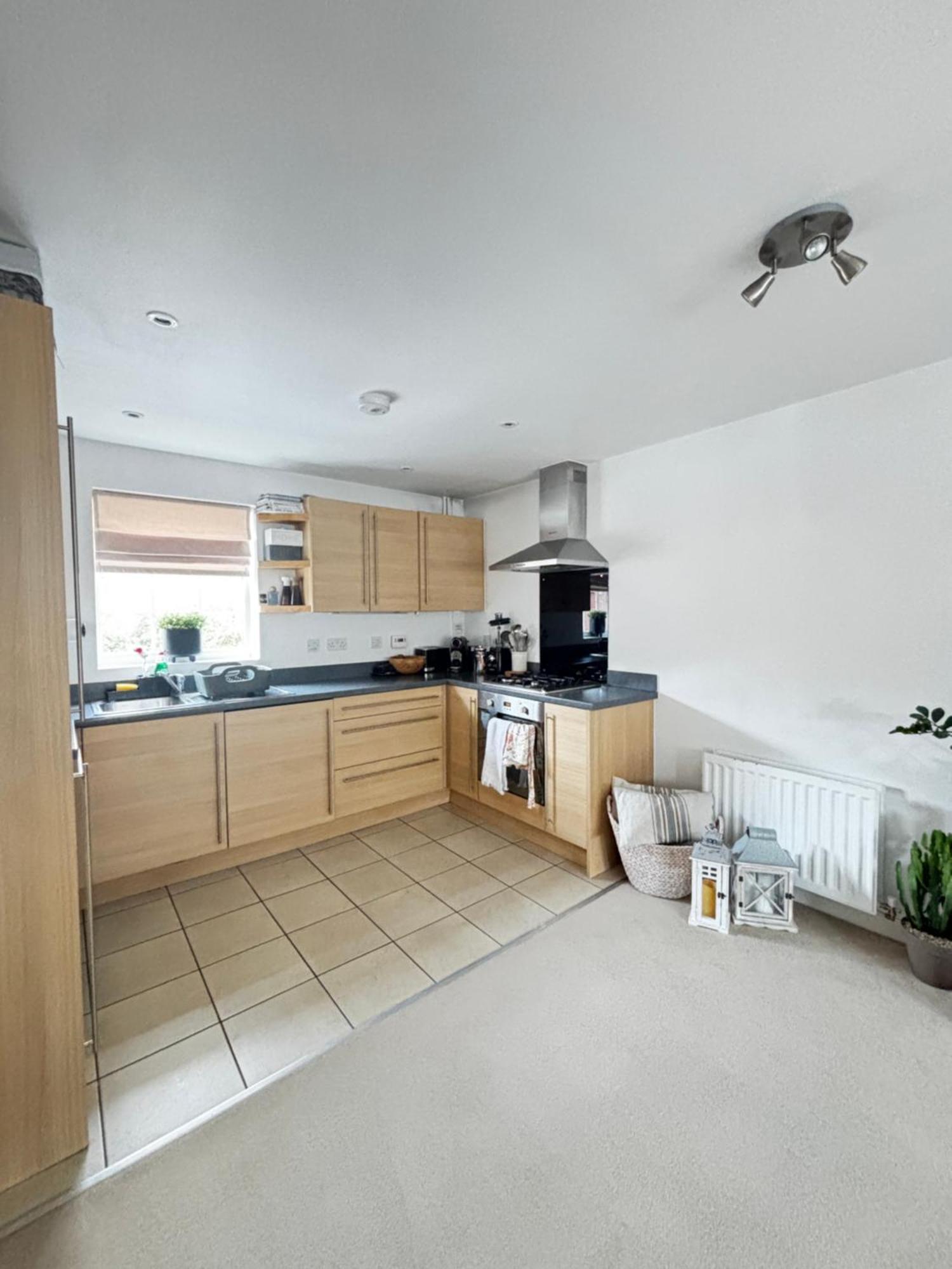 Delux Room With Private Parking, Sleeps 2, Perfect For Cotswold Getaway, Easy A419 Access Blunsdon Extérieur photo